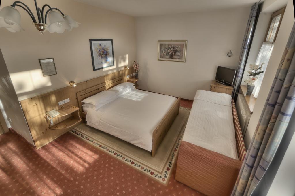 Hotel Waldheim Belvedere Brixen Exteriör bild